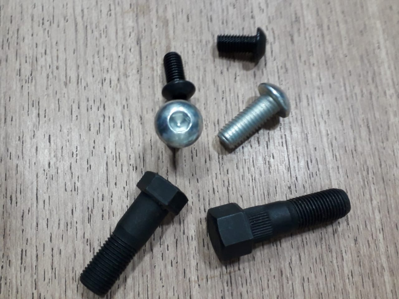 Fastener product photo 1